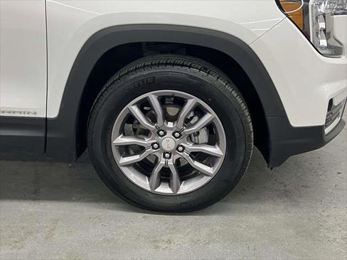 Certified 2023 GMC Terrain SLT image 8