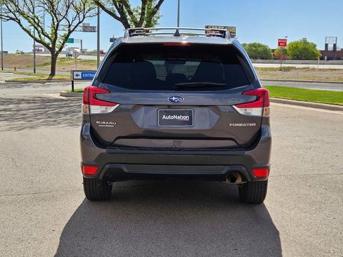 Used 2020 Subaru Forester Premium image 7