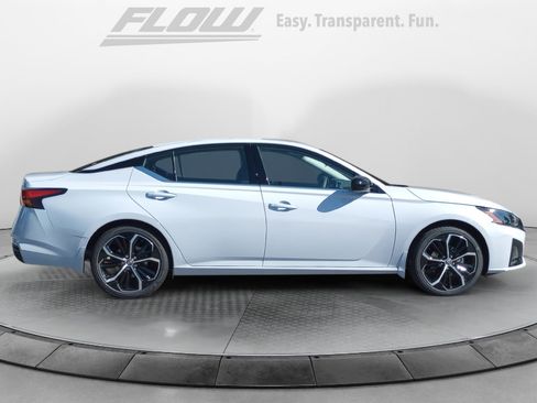 New 2025 Nissan Altima 2.5 SR image 8