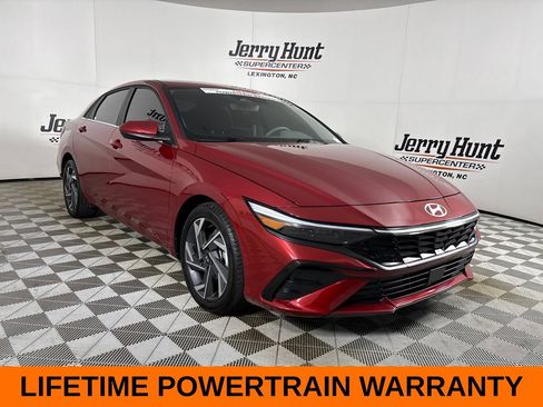 Used 2025 Hyundai Elantra SEL FWD image 4