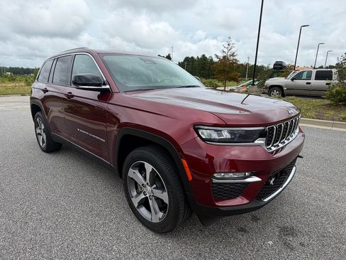 Used 2023 Jeep Grand Cherokee 4WD 4xe image 18