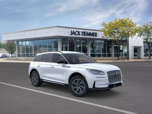 Used 2026 Lincoln Corsair Premiere image 7