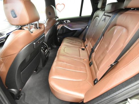Used 2022 BMW X5 xDrive40i w/ M Sport Package AWD/4WD image 14