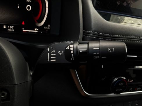 Used 2026 Nissan Rogue SL FWD image 40