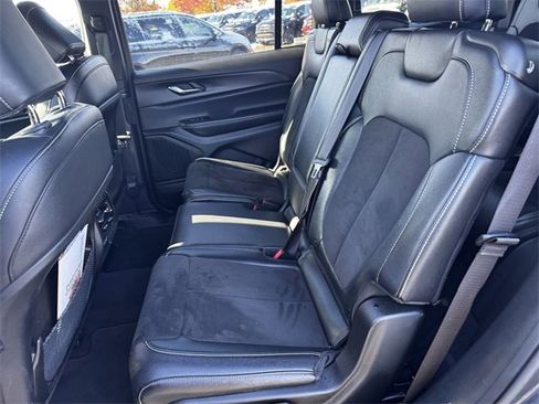 Certified 2024 Jeep Grand Cherokee L Laredo image 21