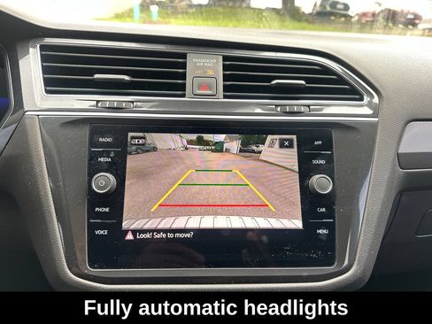 Used 2023 Volkswagen Tiguan SE FWD image 12