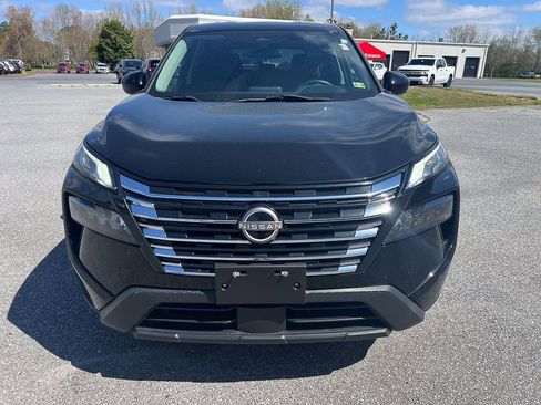Used 2024 Nissan Rogue SV image 11
