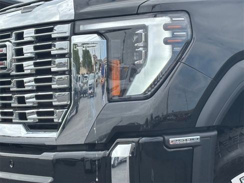Certified 2024 GMC Sierra 2500 Denali w/ Denali Reserve Package image 3