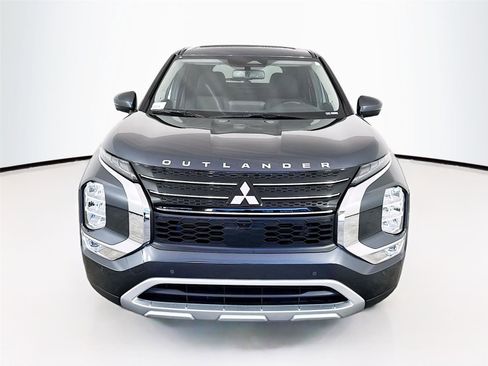 Used 2024 Mitsubishi Outlander SE image 10