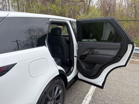 New 2025 Land Rover Range Rover Sport Dynamic SE AWD/4WD image 16