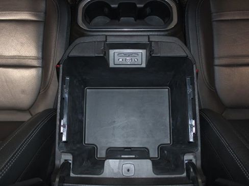 Certified 2022 GMC Sierra 3500 Denali image 34