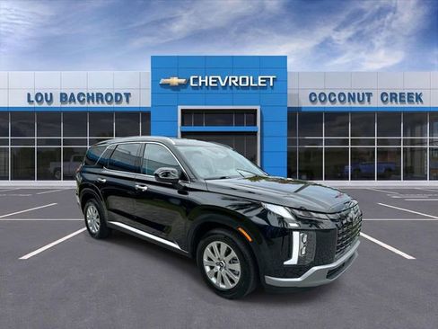 Used 2025 Hyundai Palisade SEL FWD image 2