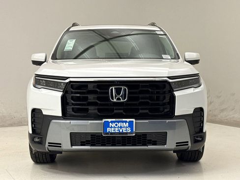 New 2026 Honda Pilot Touring image 3