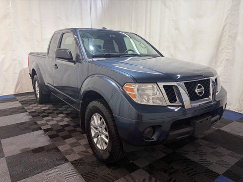 Used 2014 Nissan Frontier SV AWD/4WD image 3