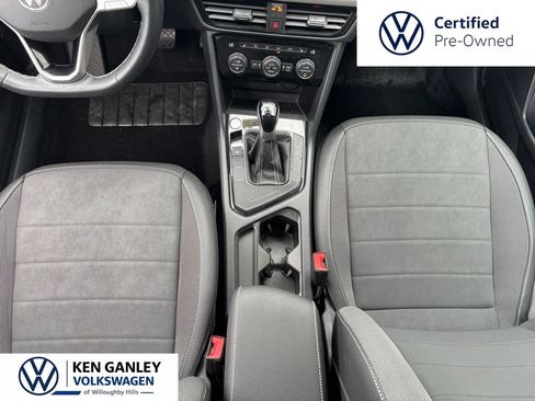 Used 2024 Volkswagen Taos SE FWD image 17