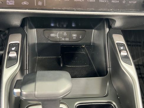 Used 2025 Kia Sorento S AWD/4WD image 21