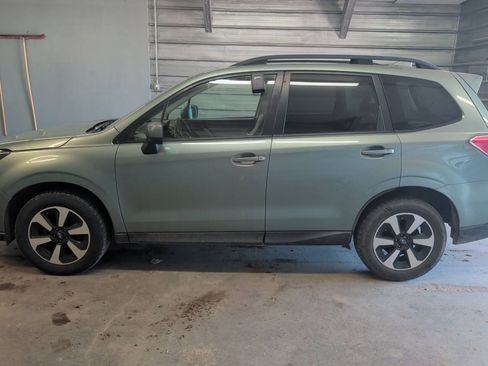 Used 2017 Subaru Forester 2.5i Premium w/ All-Weather Package AWD/4WD image 2