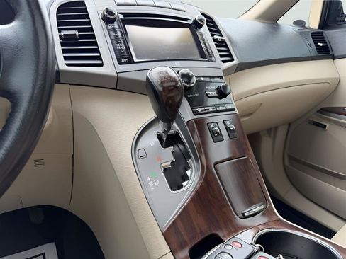 Used 2013 Toyota Venza XLE w/ XLE Premium Pkg image 23