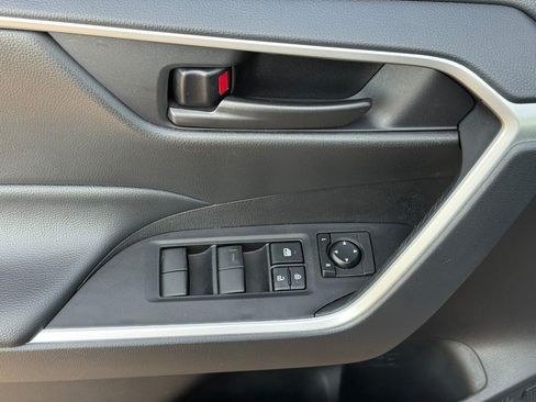 Certified 2025 Toyota RAV4 LE AWD/4WD image 18