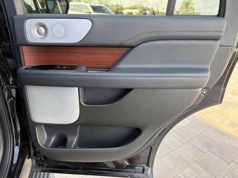 Certified 2023 Lincoln Navigator Reserve image 23