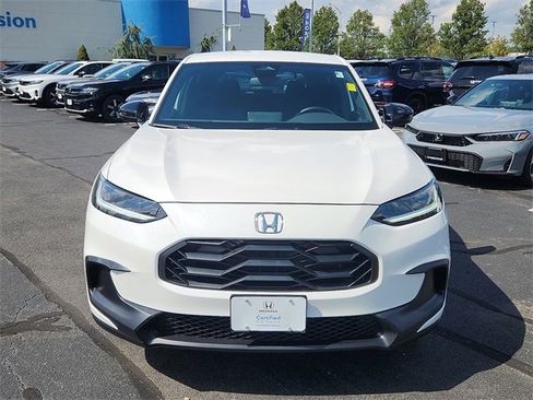 Used 2025 Honda HR-V Sport image 2