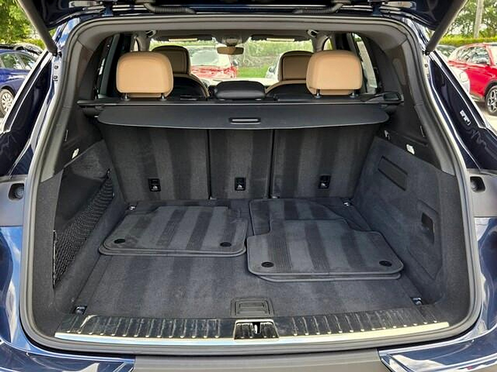 Used 2025 Porsche Cayenne AWD/4WD image 13