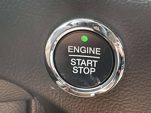 Used 2022 Ford Edge Titanium AWD/4WD image 24