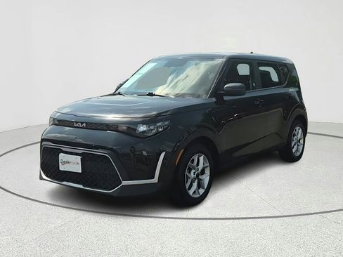 Used 2023 Kia Soul LX w/ Option Group 015 FWD image 1