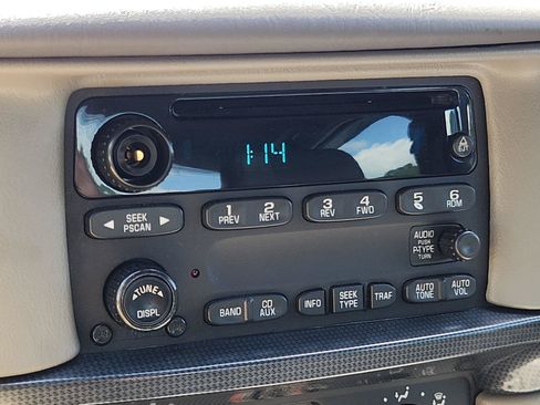 Used 2004 Chevrolet Impala SS w/ Preferred Equipment Group FWD image 22