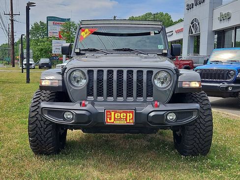 Used 2022 Jeep Gladiator Rubicon w/ Trailer Tow Package AWD/4WD image 2