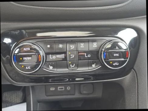 Used 2023 Buick Encore GX Select w/ Experience Buick Package AWD/4WD image 29