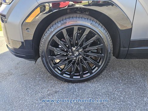 Used 2024 Hyundai Santa Fe Calligraphy image 9