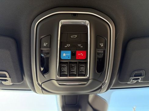 New 2025 Jeep Grand Cherokee L Limited w/ Black Appearance Package AWD/4WD image 16