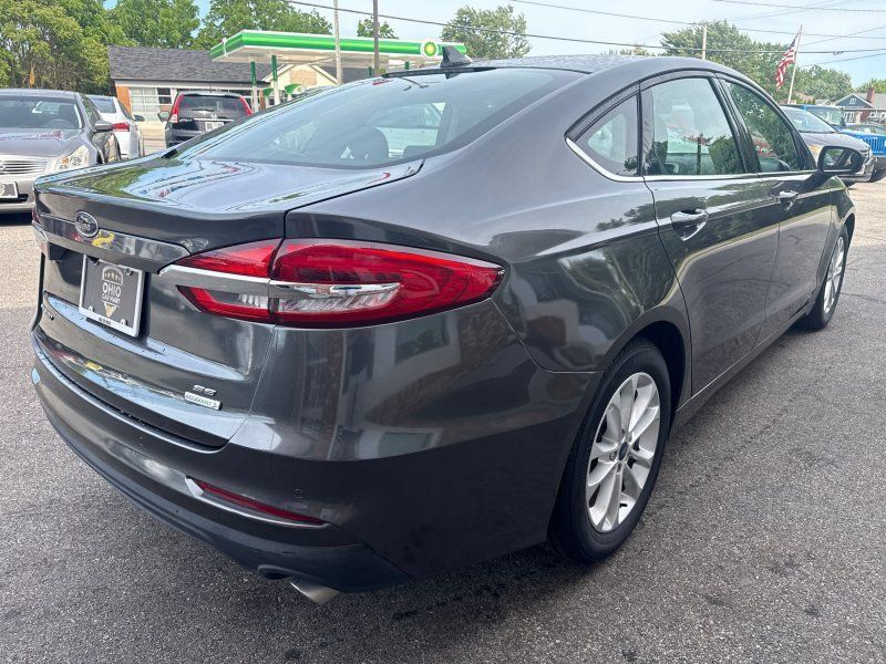 Used 2020 Ford Fusion SE FWD image 5