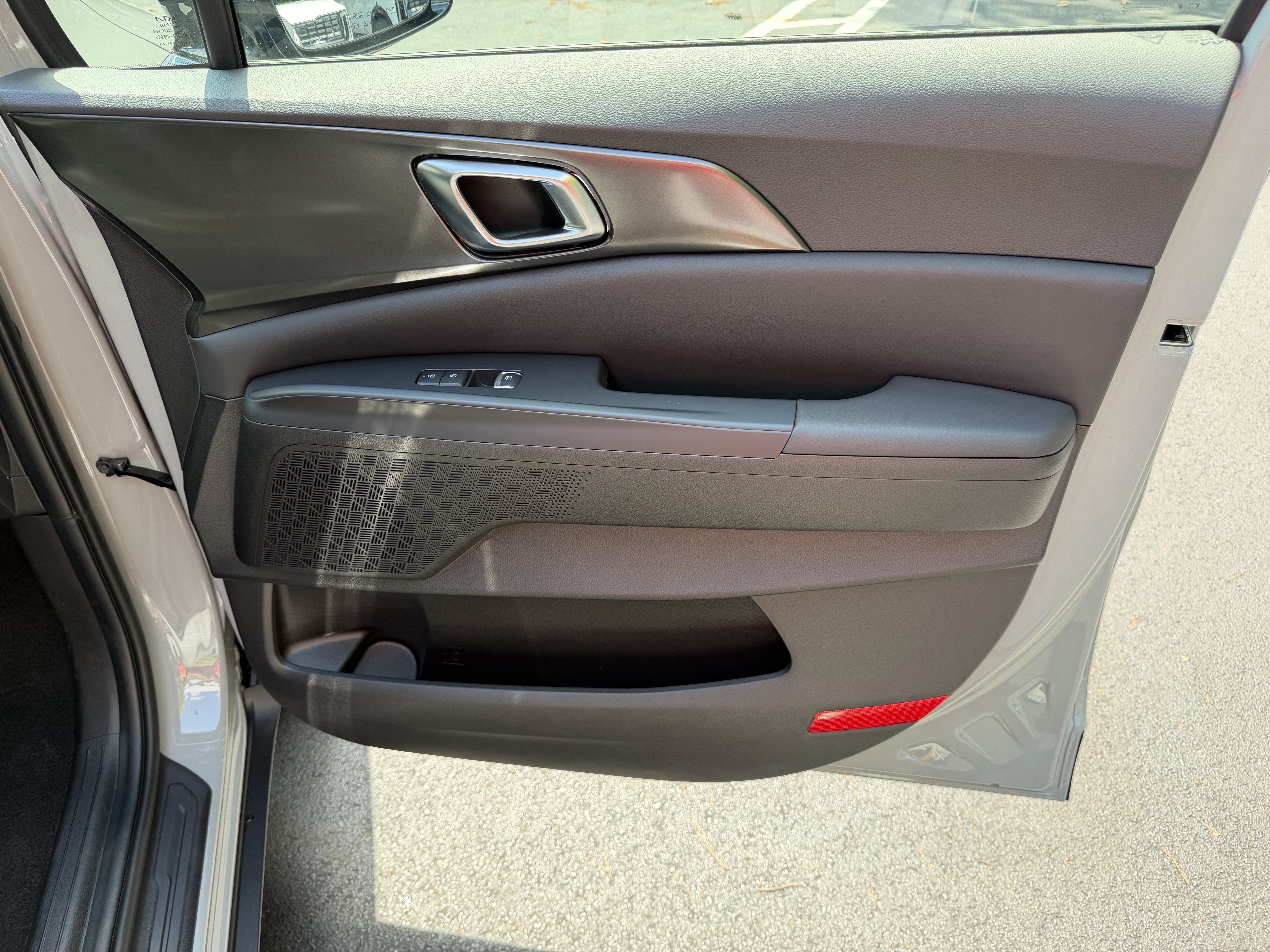 Certified 2026 Kia Carnival SX FWD image 14