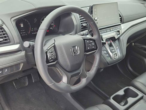 Used 2026 Honda Odyssey Sport-L image 2