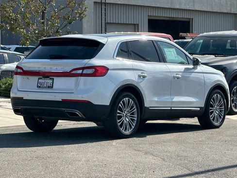 Used 2017 Lincoln MKX Reserve FWD image 3
