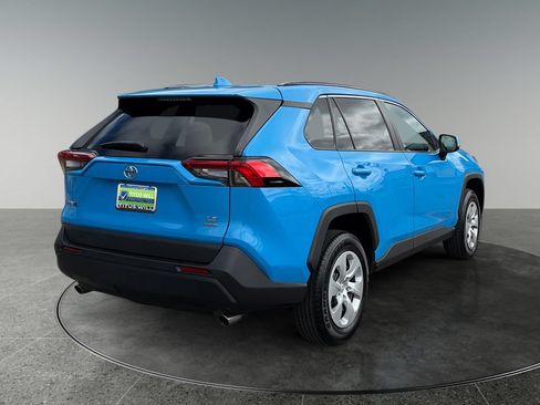 Used 2020 Toyota RAV4 LE w/ All Weather Liner Package AWD/4WD image 10