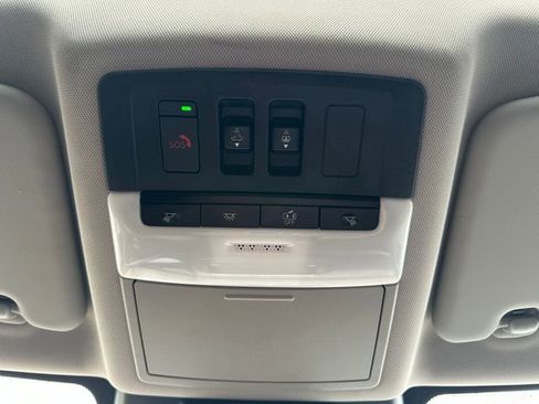 Used 2021 Nissan Rogue SV w/ Premium Package image 22