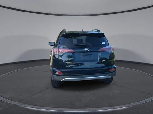 Used 2018 Toyota RAV4 XLE FWD image 7