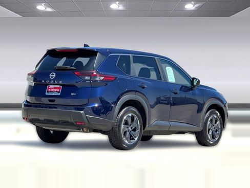 Used 2025 Nissan Rogue SV AWD/4WD image 9