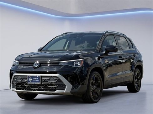 Used 2025 Volkswagen Taos SE image 7