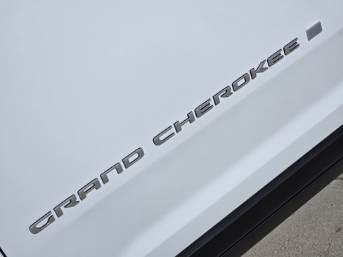 New 2026 Jeep Grand Cherokee L Laredo AWD/4WD image 8