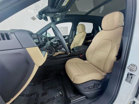 New 2026 Porsche Cayenne image 5