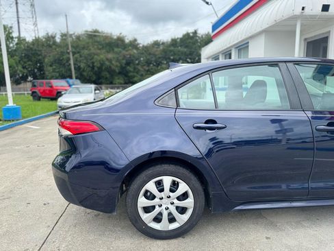 Used 2022 Toyota Corolla LE FWD image 32