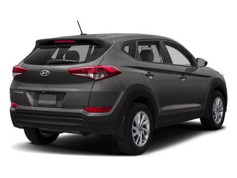 Used 2017 Hyundai Tucson SE image 2