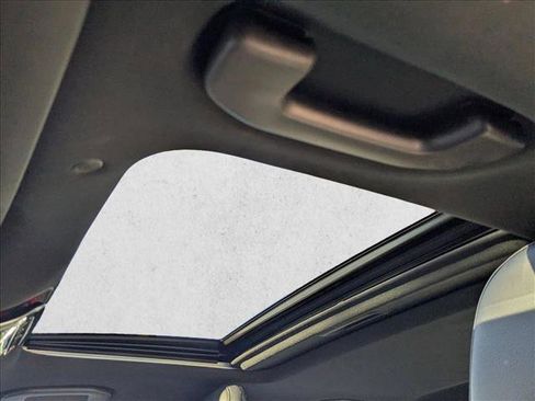 Used 2025 Mercedes-Benz C 300 Sedan image 15