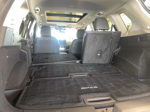 Used 2024 Nissan Rogue Platinum w/ Platinum Premium Package image 29