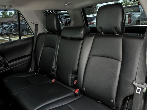Used 2021 Toyota 4Runner TRD Off-Road Premium w/ Moonroof Package AWD/4WD image 18