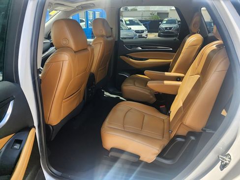 Used 2018 Buick Enclave Premium FWD image 15